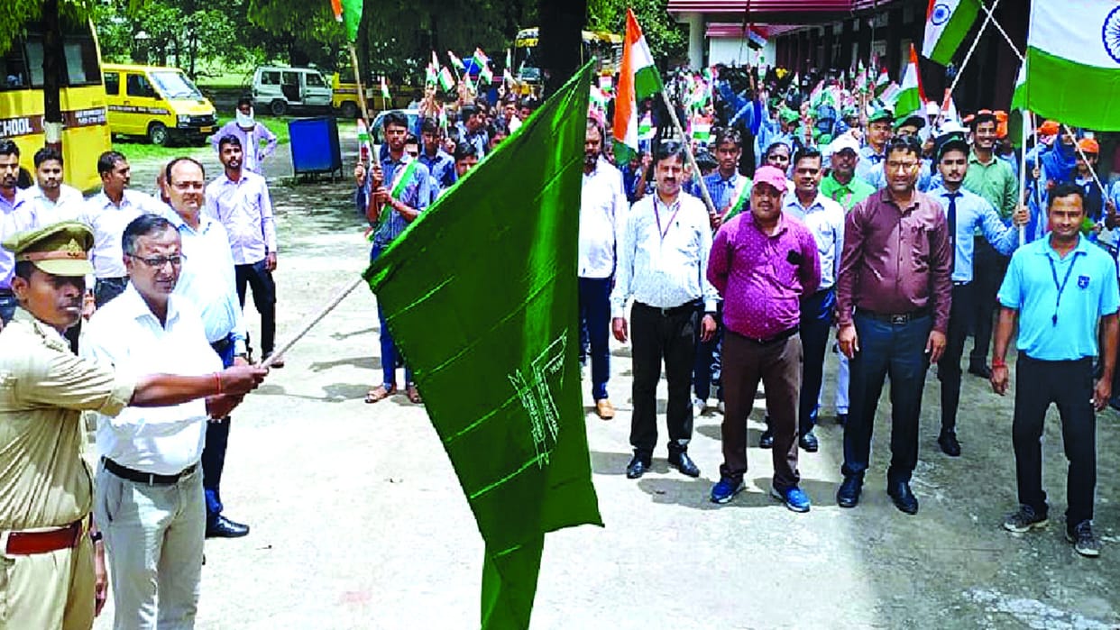 tiranga yatra in kaushambi from amar ujala foundation