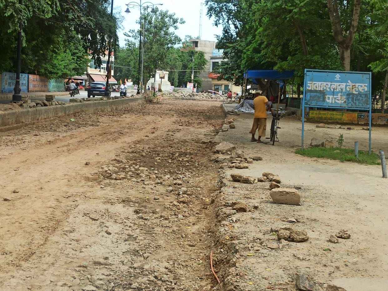 Road construction stopped from Maharana Pratap Chowk to Bhadawas T Point