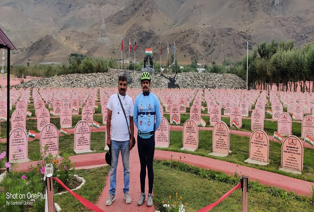 Wing Commander resident of Mirzapur will complete 1000 KM cycle journey for freedom fighters