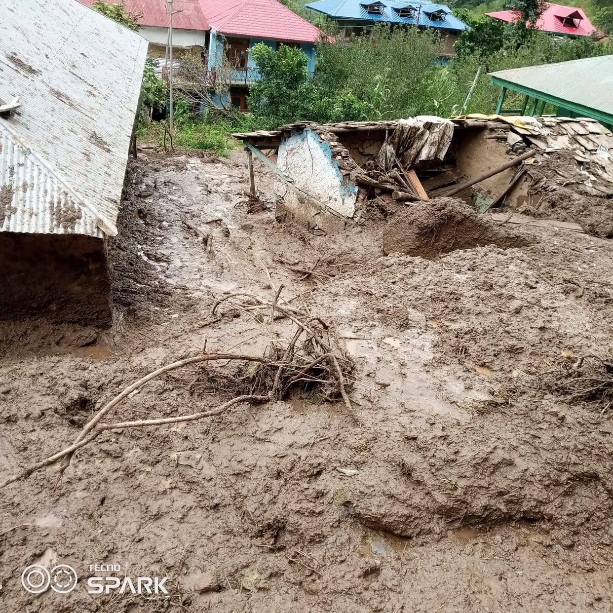 damage in nither daplar village due to flood