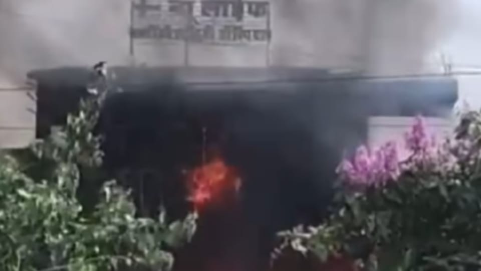 After the fire accident in Jabalpur hospital, administration  issued notice to 108 hospitals