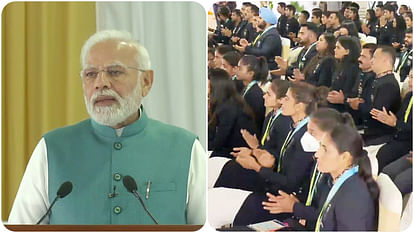 Prime Minister Narendra Modi interacted with the Indian contingent that participated Commonwealth Games 2022