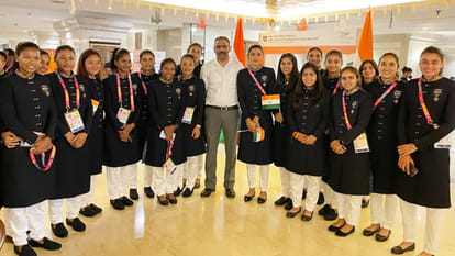 Prime Minister Narendra Modi interacted with the Indian contingent that participated Commonwealth Games 2022