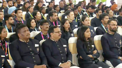 Prime Minister Narendra Modi interacted with the Indian contingent that participated Commonwealth Games 2022