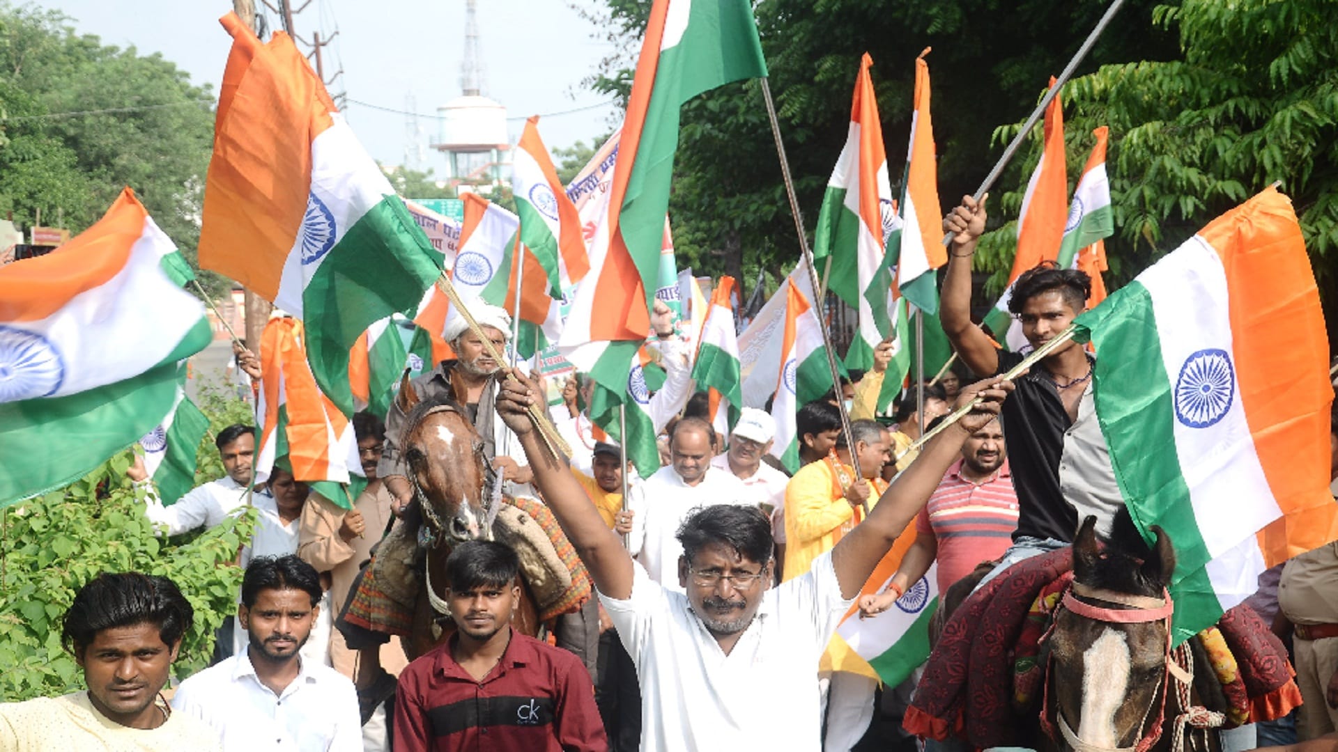 Maa Tujhe Pranam: passion shown in the Tiranga yatra of Amar Ujala Foundation