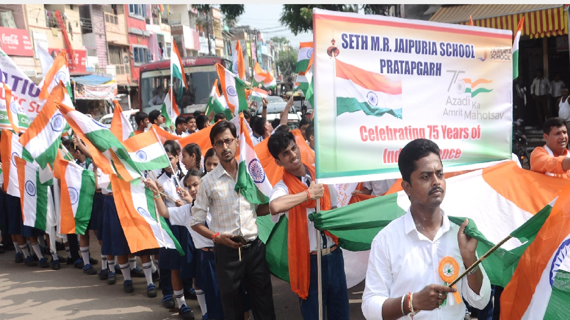 Maa Tujhe Pranam: passion shown in the Tiranga yatra of Amar Ujala Foundation