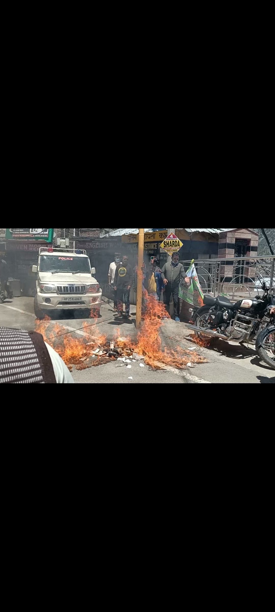 congress protest against dc kinnur