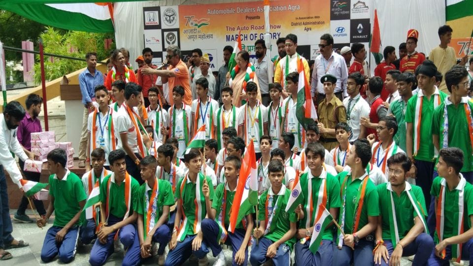 Azadi ka amrit mahotsav car rally in Agra