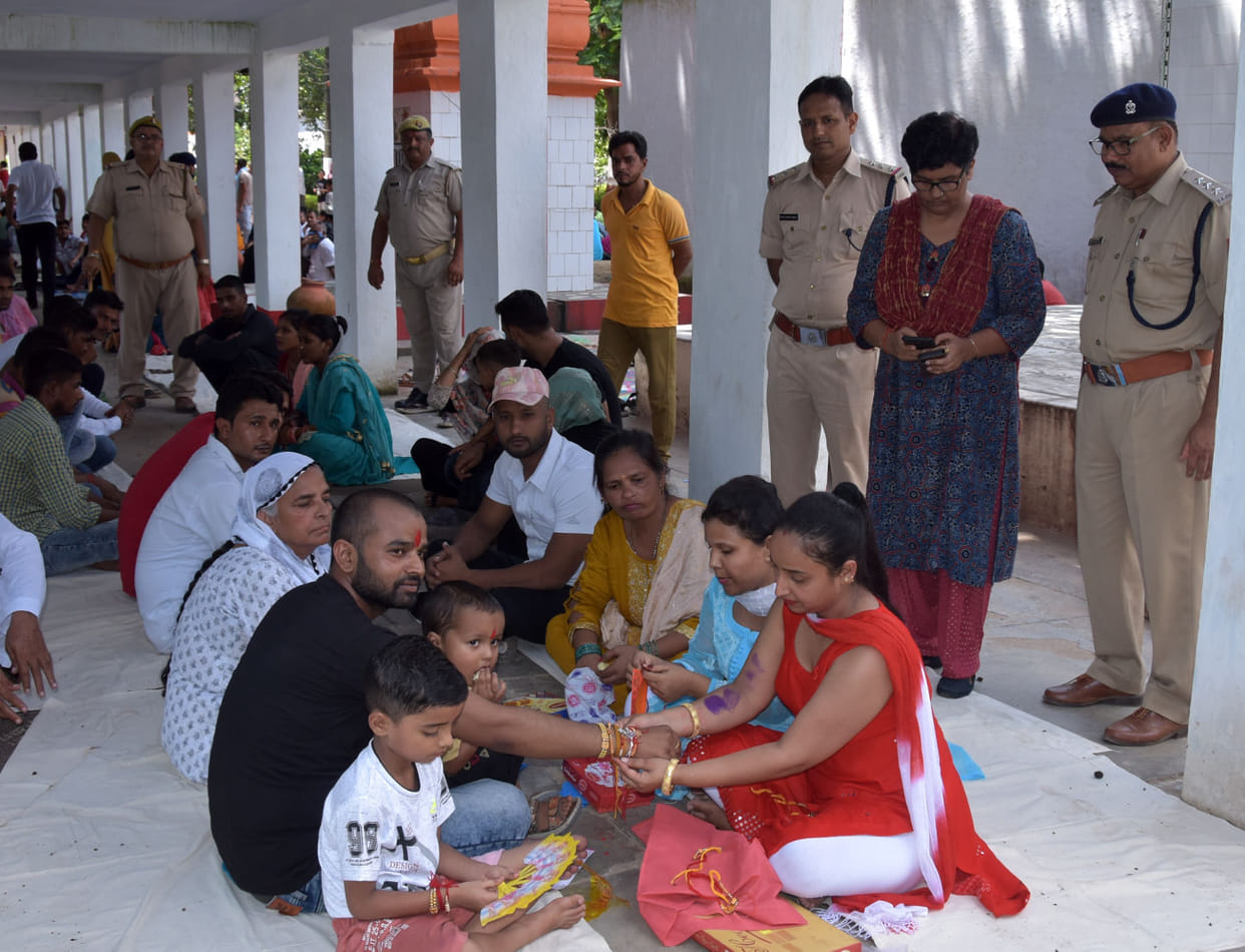 Sisters tied colorful rakhis to brothers