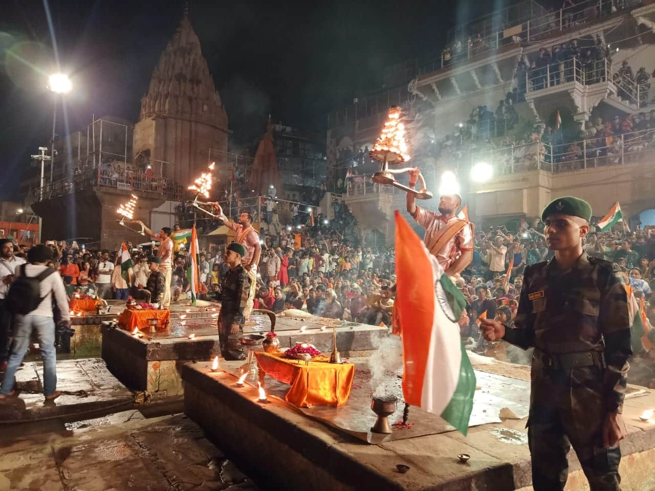 Ganga Aarti varanasi took place in its original form after long time see in pictures
