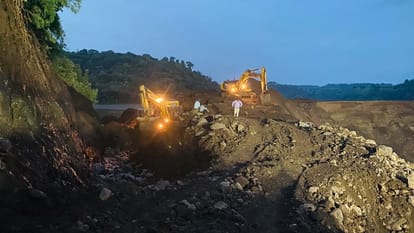 Dhar Dam News: Under construction Karam dam water starts coming out of parallel channel, road from Lunerapata