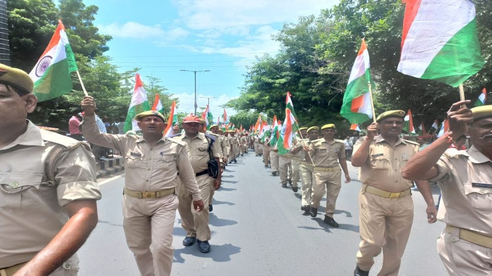 Home Guard jawans took out Tiranga rally on MG Road in Agra