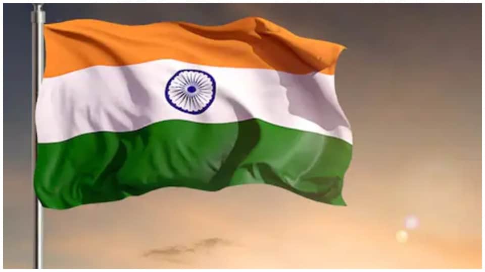 Independence Day 2022 Special Story Behind Famous Patriotic Songs Like Aye Mere Watan Ke Logo