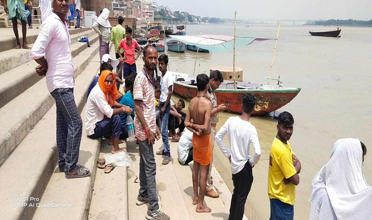 youth who came to visit Kashi from Jaipur with friend drowned in Ganga
