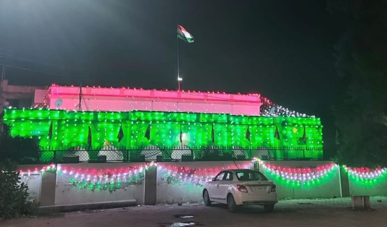 Tricolor waved all over, showing passion of patriotism