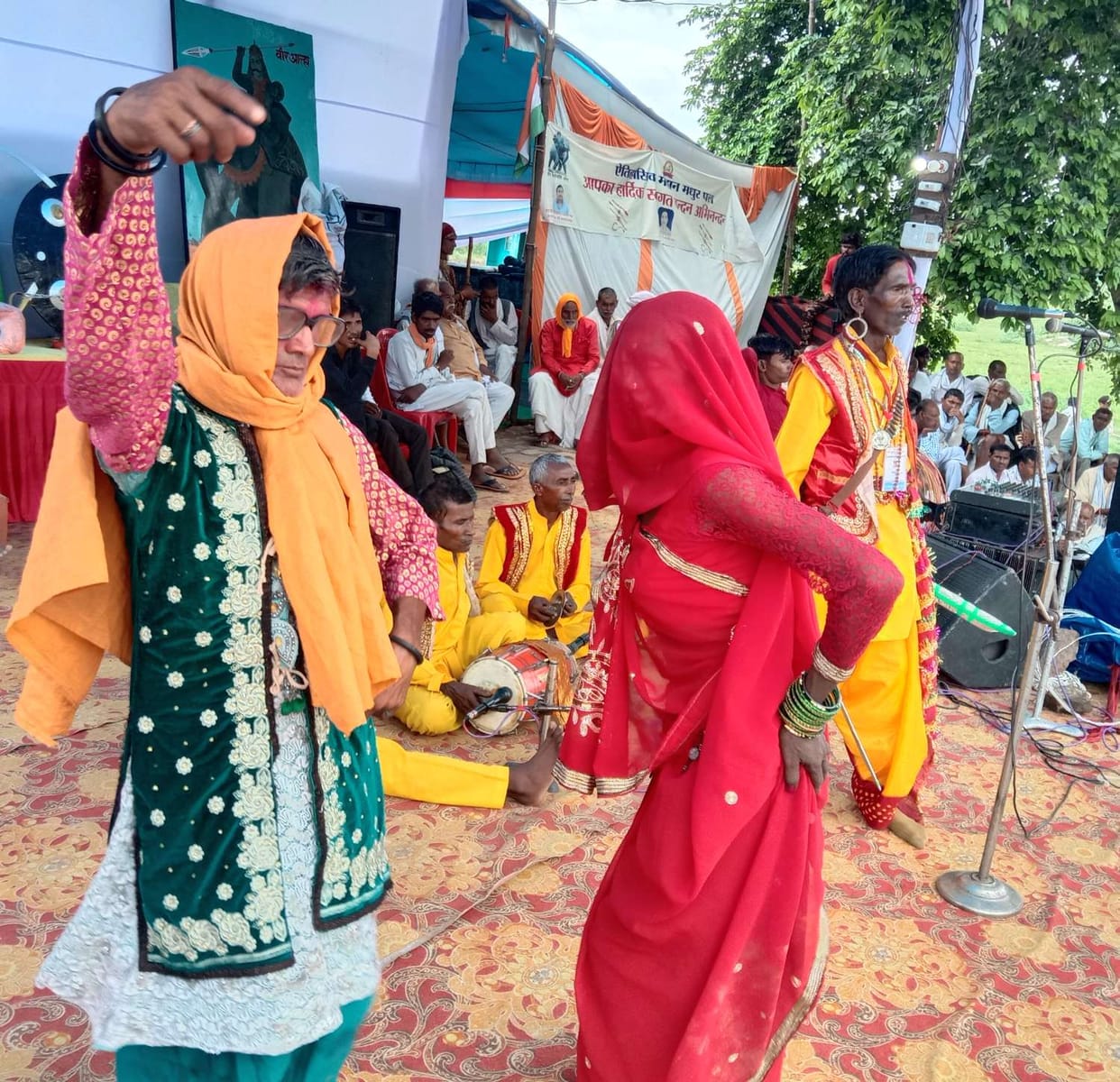 Mahoba: The names of the girl students were the first evening in the cultural program of Kajli fair