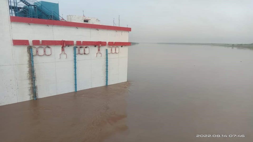 Chambal River Flowing Nears Warning Level Flood alert in 38 villages bah Agra