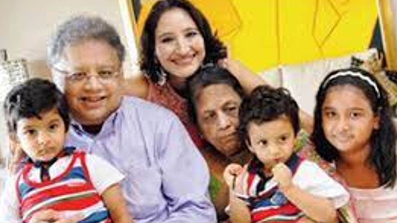 investor Rakesh Jhunjhunwala Passes Away Know About His Family, Net Worth and Career All Details in Hindi