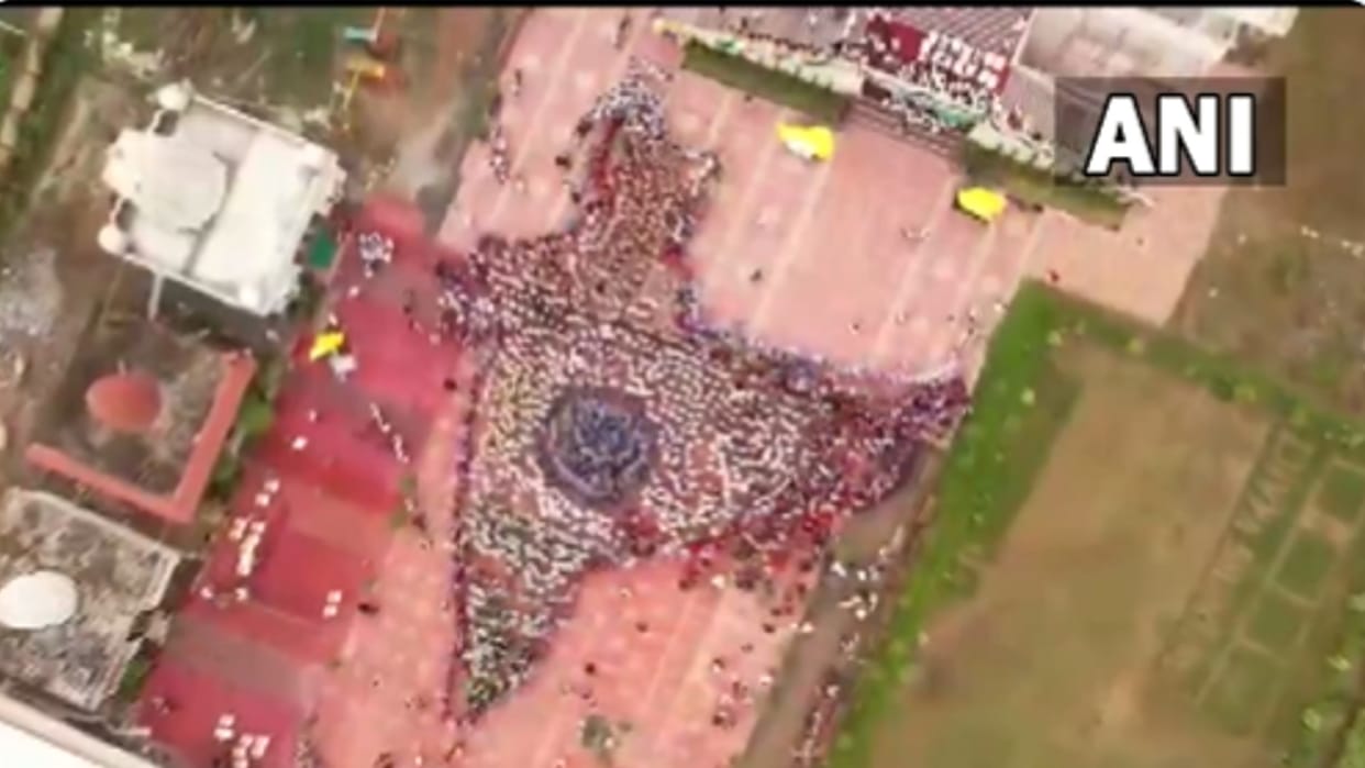 Indore created a record by making a huge human chain of the map of India