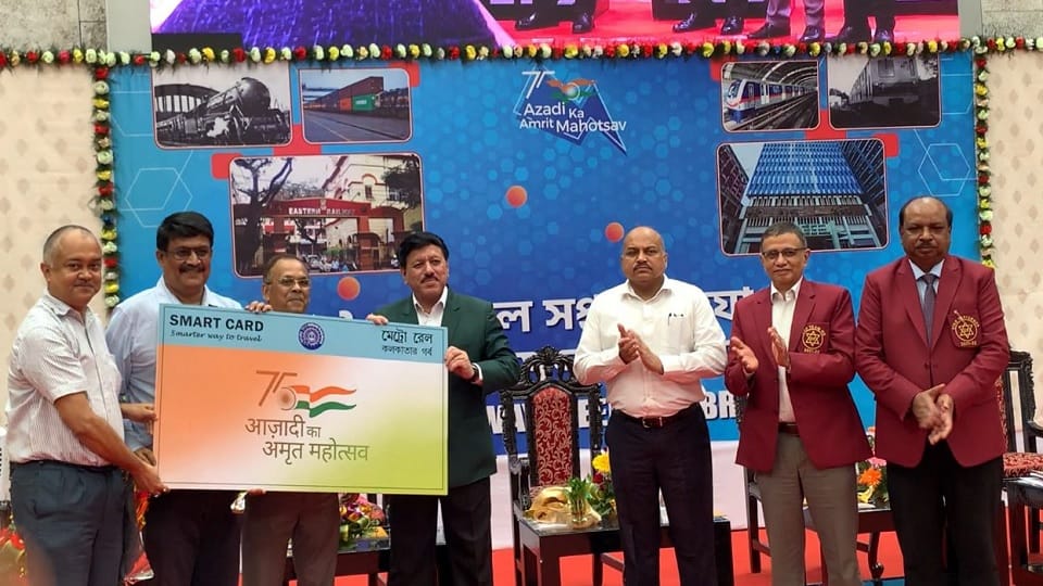 Kolkata Metro unveils new smart card