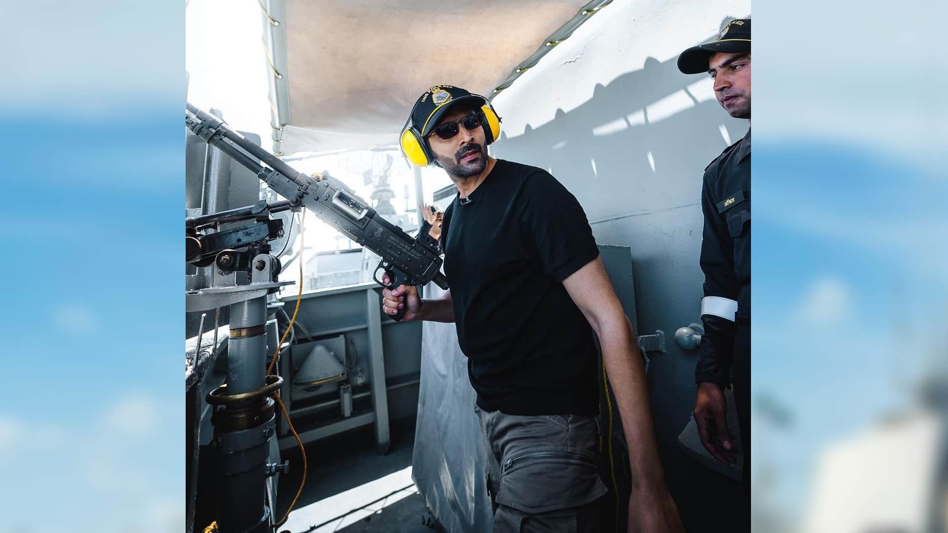 Kartik Aaryan spends a day with Indian Navy Officers, ahead of Independence day, see photos videos