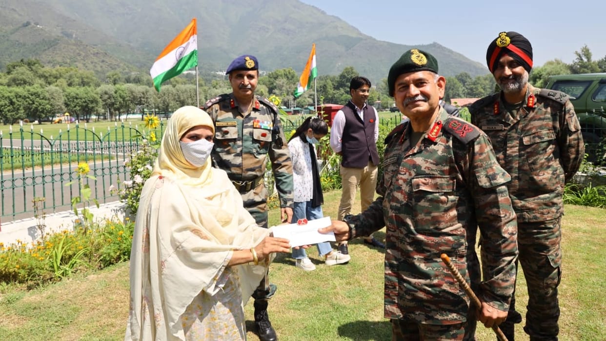 Northern Army Commander Lt Gen Upendra Dwivedi awarded Commendation Card to flag woman of Kupwara