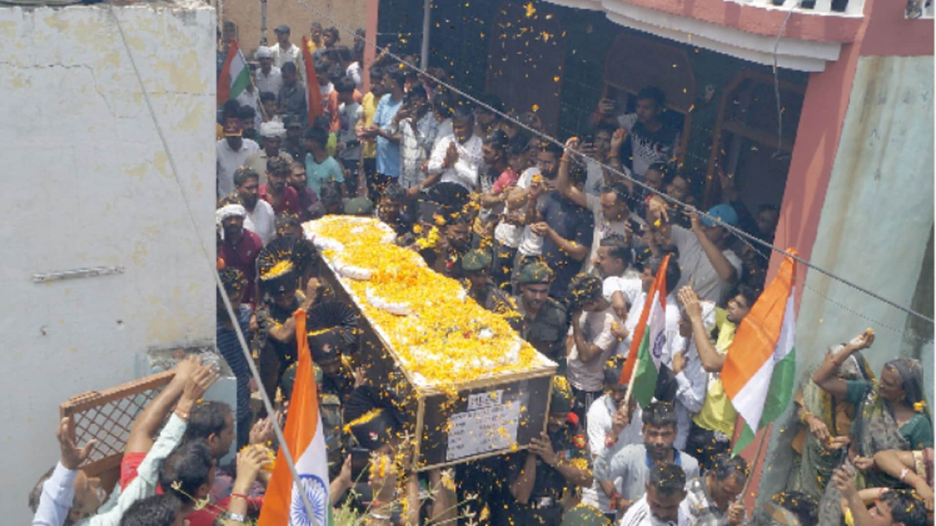 Manoj Bhati saved fifty soldiers by giving martyrdom Encounter Terrorist Killed Indian Army