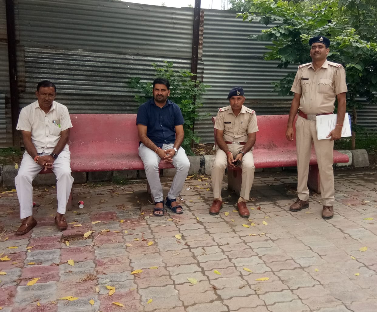 Dead body of married woman found hanging from noose, case filed against husband, mother-in-law
