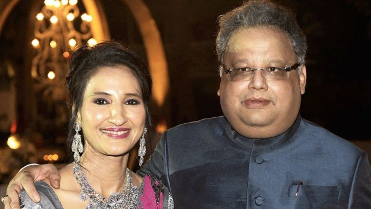 investor Rakesh Jhunjhunwala Passes Away Know About His Family, Net Worth and Career All Details in Hindi
