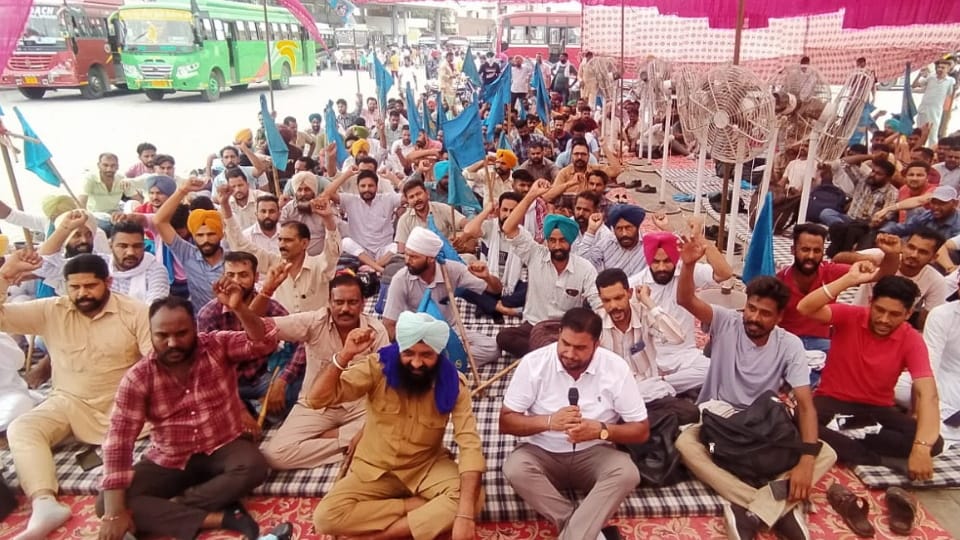 Punjab Roadways and PUNBUS employees on strike for three days in Punjab