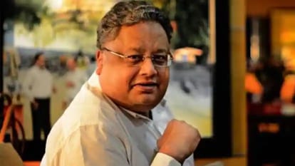 Big Bull of Dalal Street, Investor Rakesh Jhunjhunwala Dies, His life journey