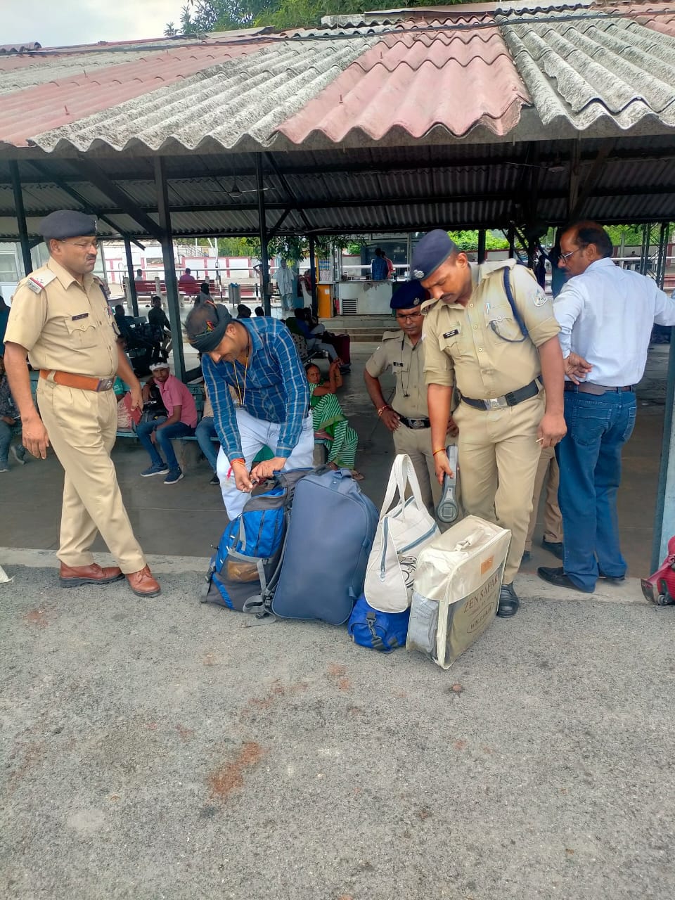 Checking campaign at railway station