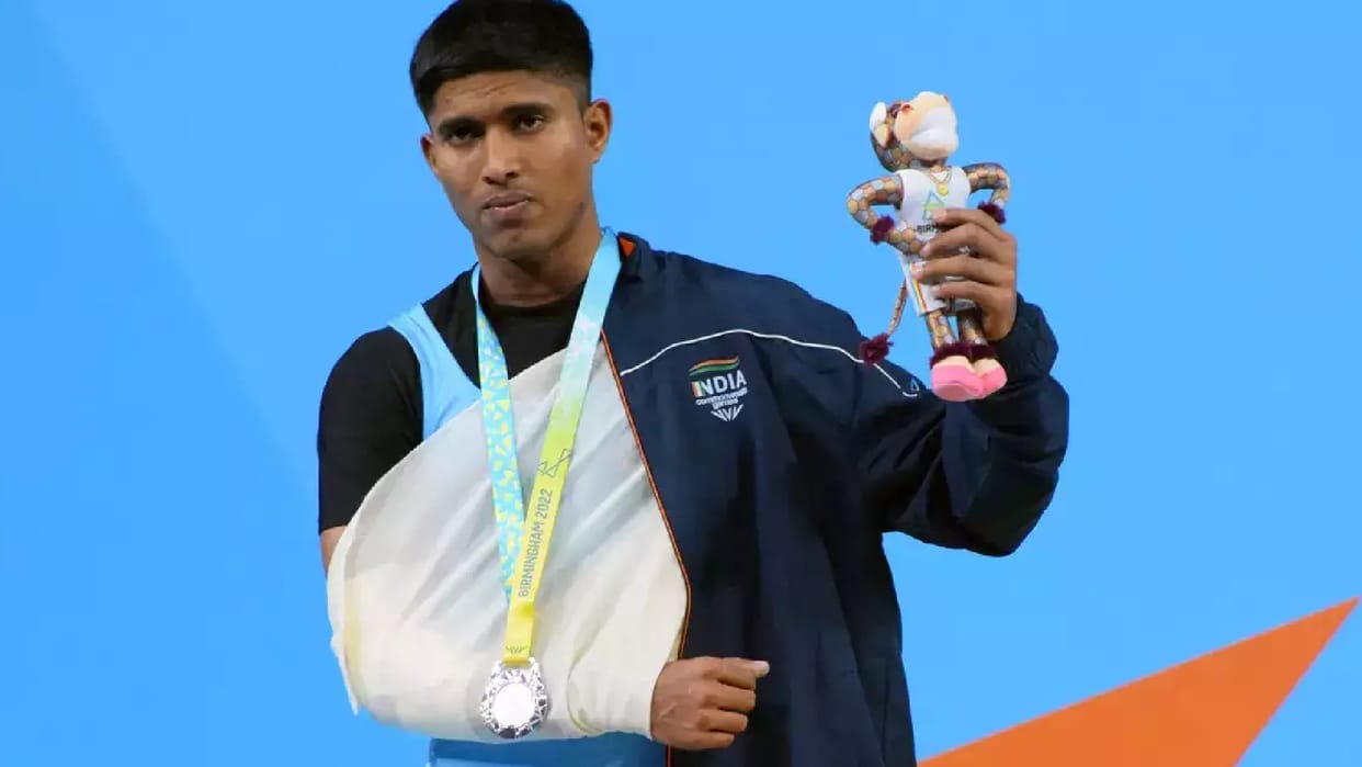 Weightlifting Prime Minister Narendra Modi ask condition of injured Sanket Sargar he will go to America for re