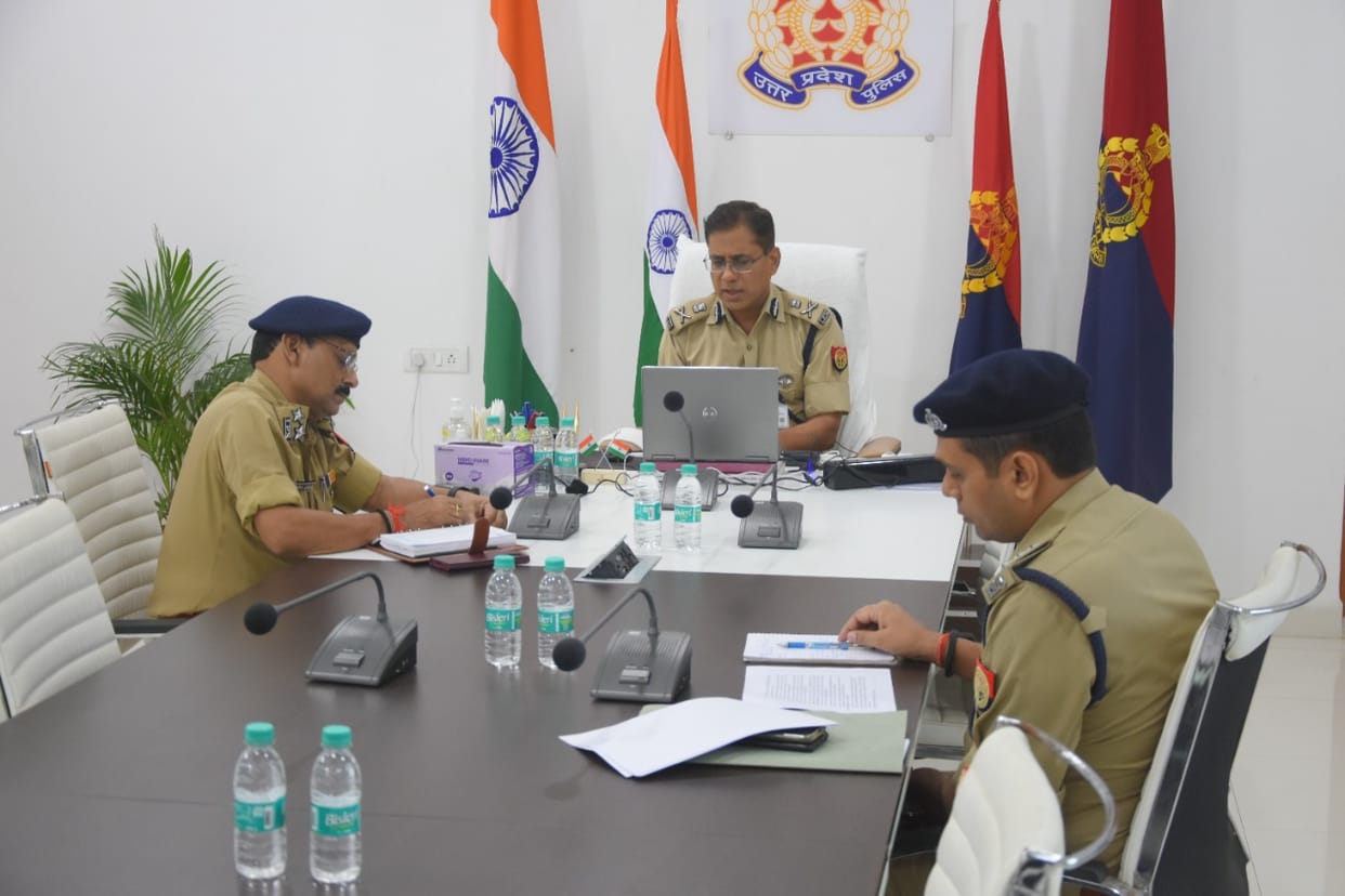 Police Commissioner of varanasi Expressed anger over traffic jams said action against illegal liquor