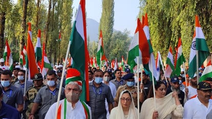 lg manoj sinha participate in Walkathon in srinagar to celebrate Har Ghar Tiranga Utsav