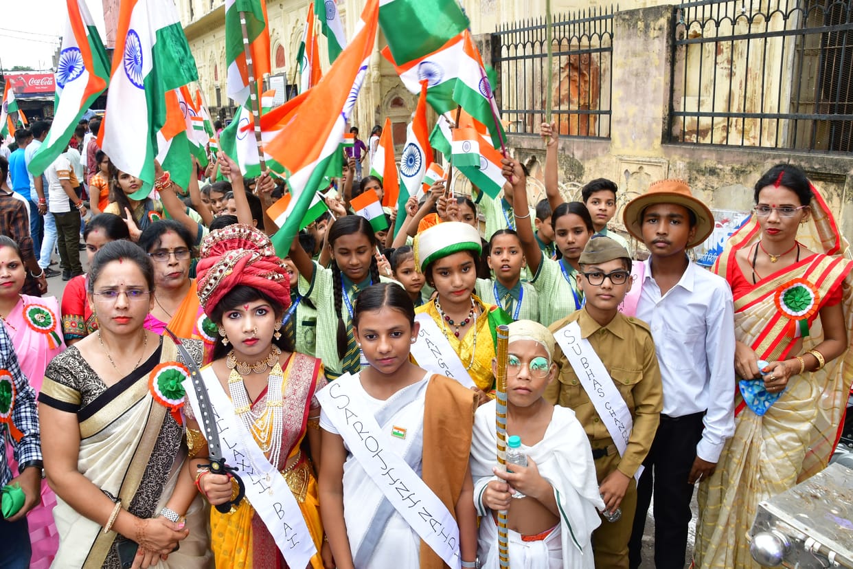 Tiranga Yatra: A group of patriots came out holding tricolor flags proudly in their hands