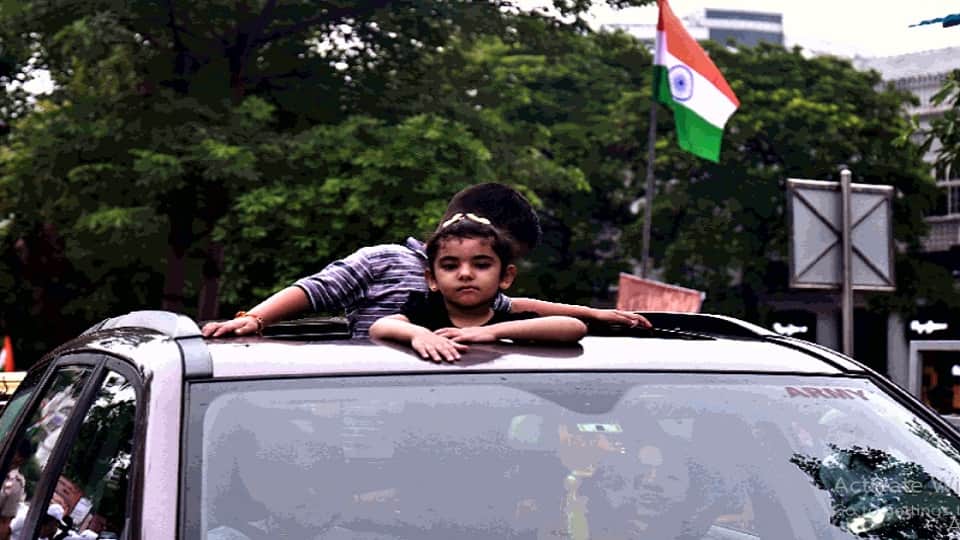 along with tricolor in every house tiranga seen in every where on the streets of delhi on sunday