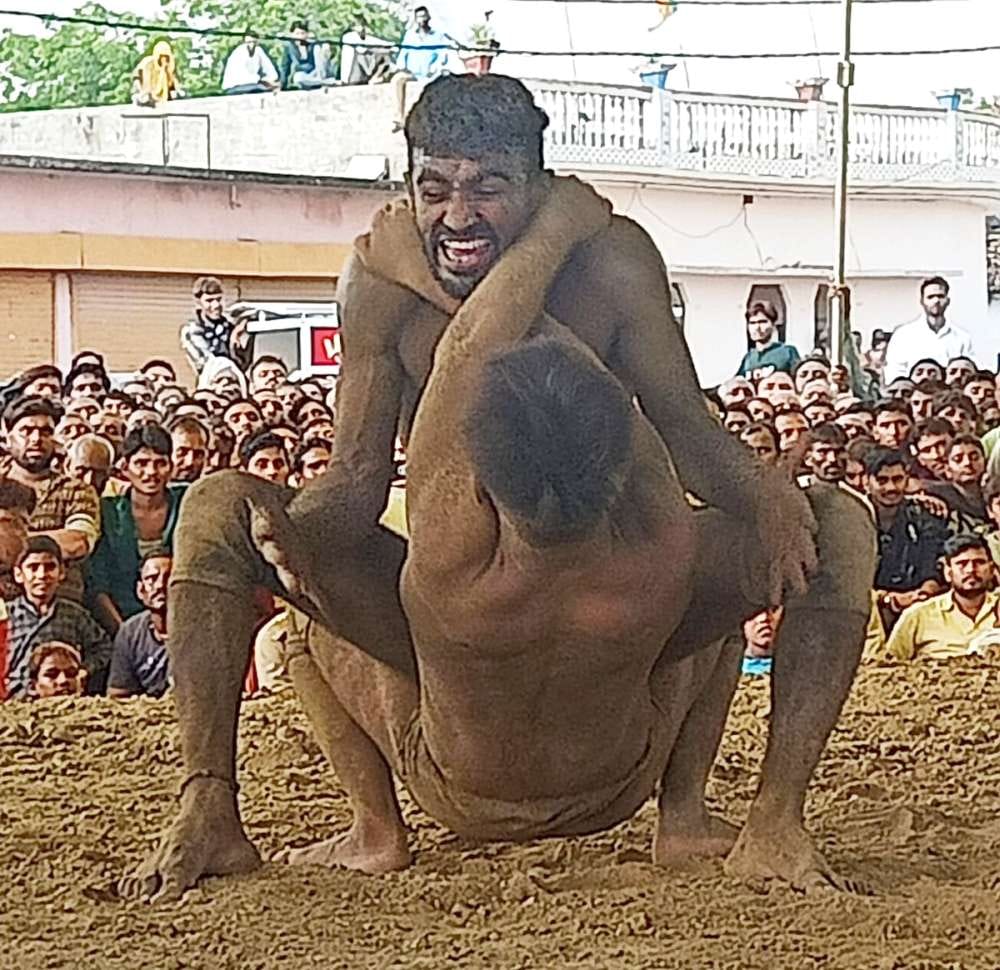 Mahoba: Shamsher of Prayagraj defeated Ghanshyam of Jalaun
