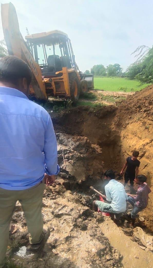 Hundreds of liters of diesel crossed by cutting IOC pipeline