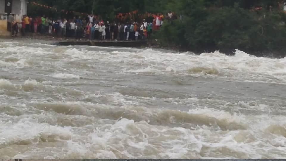 Rain in MP: 13 gates of Bargi dam opened, all gates of Tawa open, school holidays in Narmadapuram