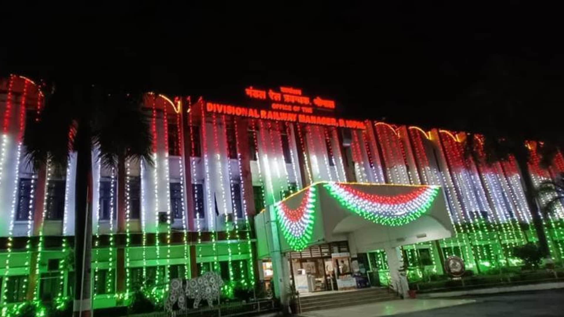 Independence Day: Temples and historical places of Madhya Pradesh painted in the colors of independence