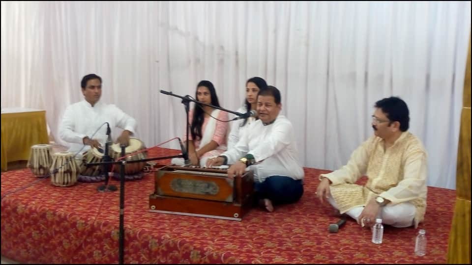 Anup Jalota gets emotional after remembering childhood friend Mithilesh Chaturved in last farewell