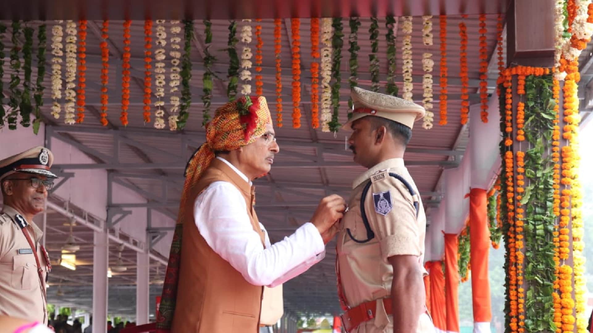 CM Shivraj hoisted the tricolor in Bhopal, Kamal Nath celebrated independence in the party office