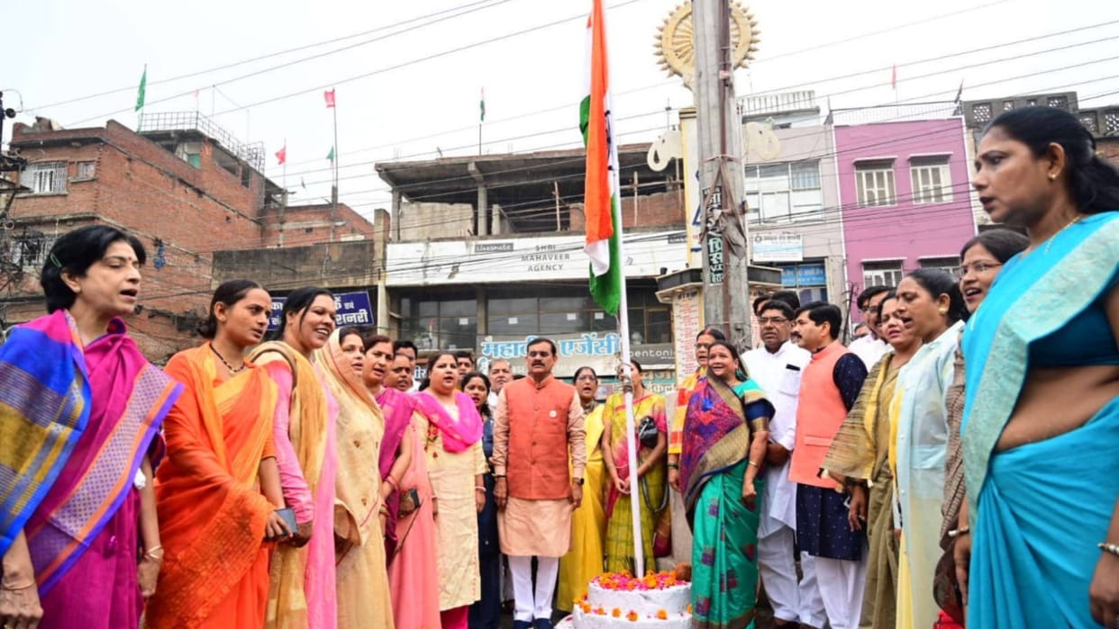 BJP state president hoisted the flag at the district office of Katni on the occasion of Independence Day