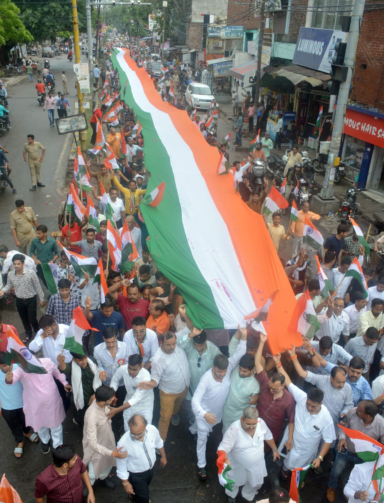 RSS took out the Tiranga yatra with 101 meters flag