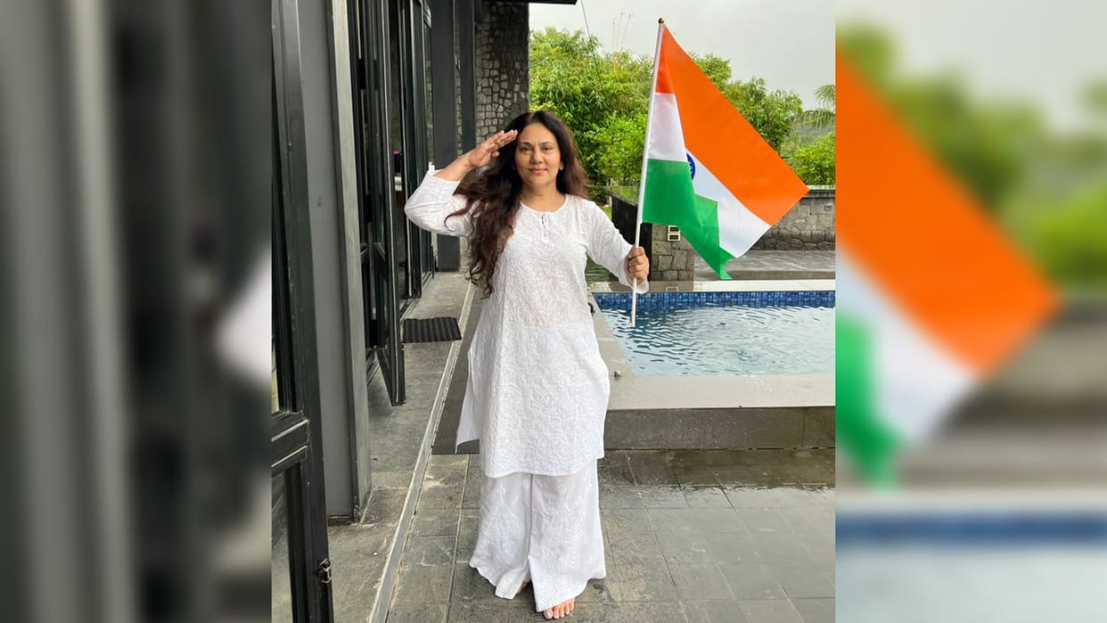 dipika chikhlia trolled for tagging pakistan pmo his post in 75th independence day users shared funny memes