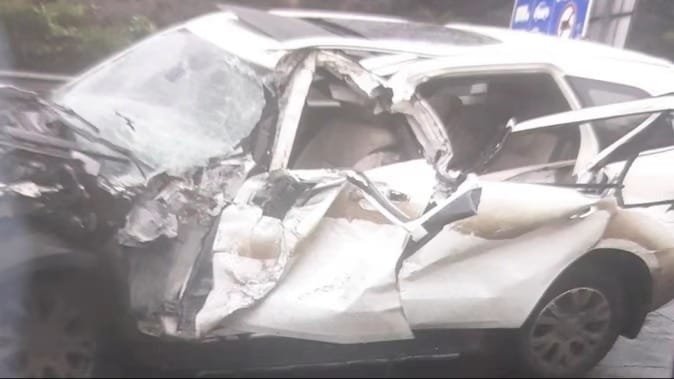 Maharashtra Police seized the truck that hit MLA Vinayak Mete car