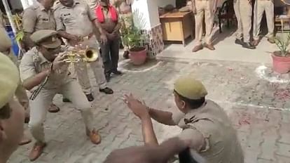 UP Police employees performed nagin dance in Pilibhit s Puranpur Kotwali