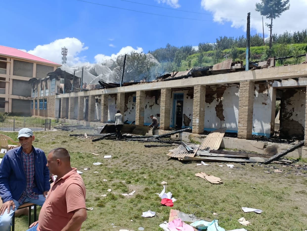 kalbog school building in fire