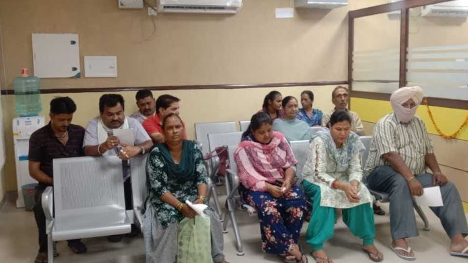 People arrived in large numbers at Mohalla Clinics in Amritsar on the first day